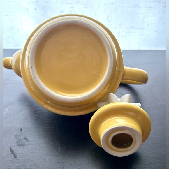 Yellow teapot with daisy lid. 4.75” - Picture 6 of 8